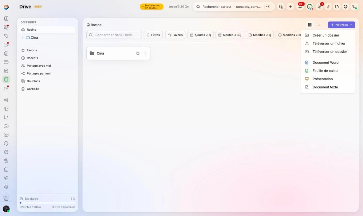 Le menu Nouveau ouvert, avec les entrées Téléverser un fichier et Téléverser un dossier.