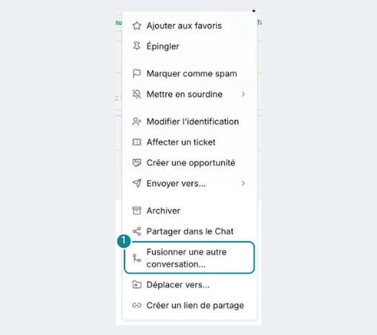 Le menu Plus d'actions d'un fil avec l'entrée Fusionner une autre conversation.