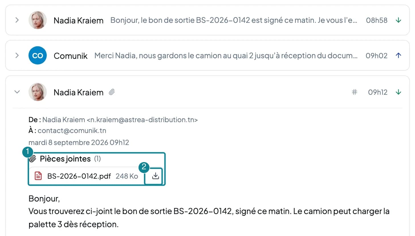 Un e-mail ouvert avec la zone Pièces jointes : icône de type, nom du fichier, taille et icône de téléchargement.